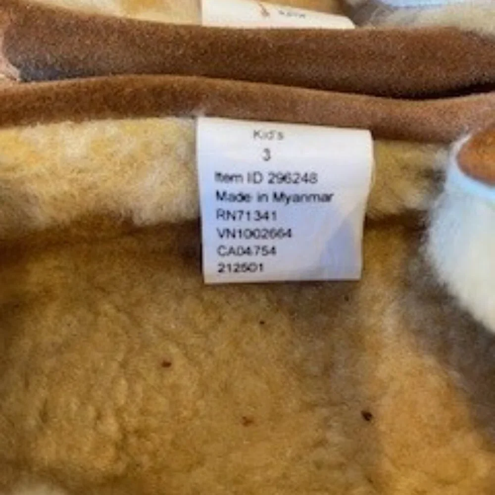 LL Bean Kids' Wicked Good Slippers (size 3) - Picture 3 of 4